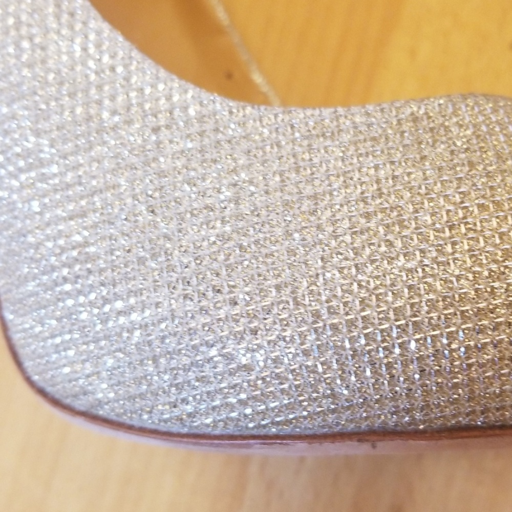 Badgley Mischka Peep Toe Platform Stilettos Gold - Picture 4 of 8